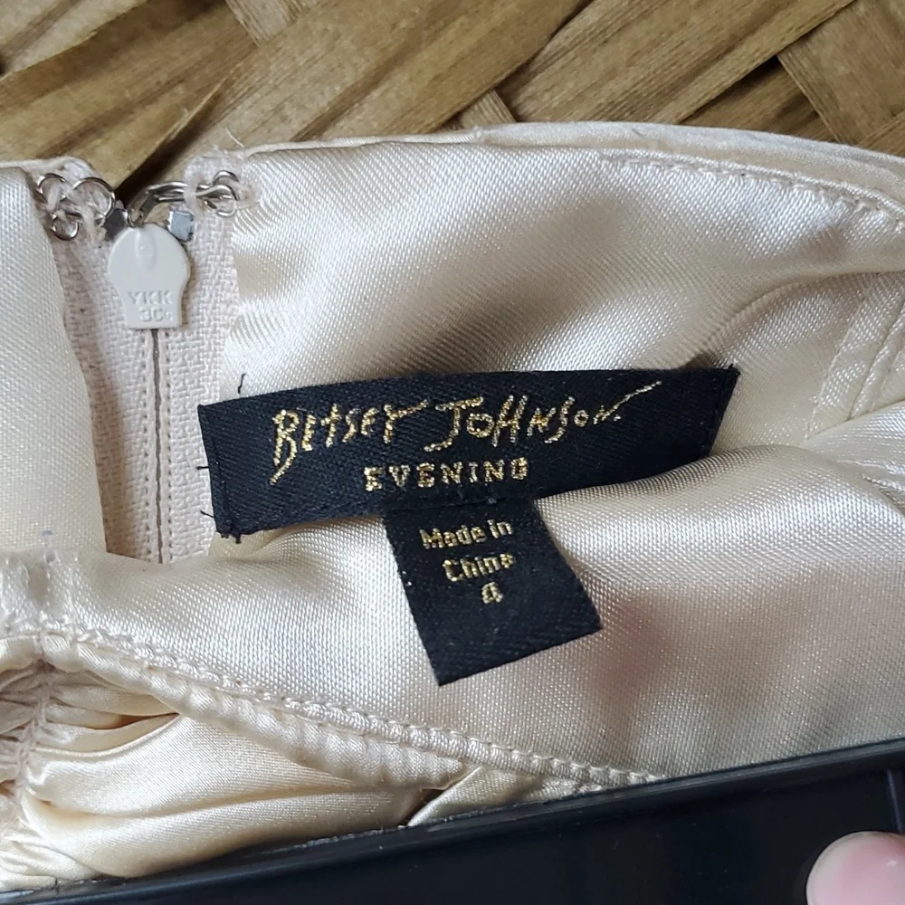 EUC, Betsy Johnson, sz 4 evening dress - Picture 7 of 7
